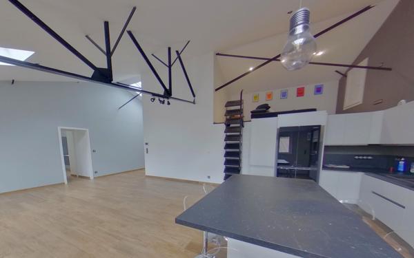 Appartement à louer    3 pièces • 133 m2 Épernay