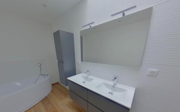 Appartement à louer    3 pièces • 133 m2 Épernay