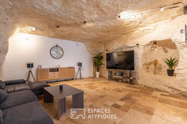 Maison cosy semi troglodyte