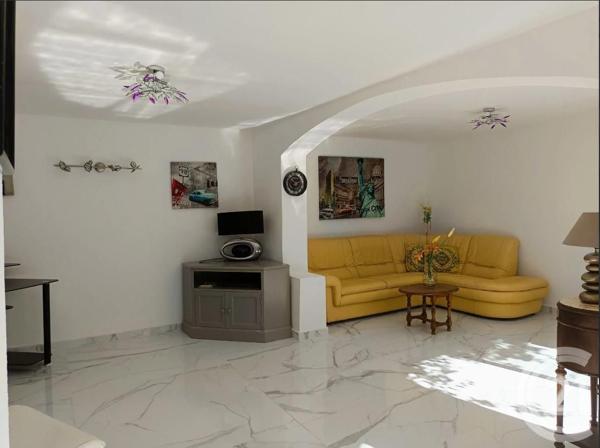 Maison à vendre  8 pièces - 237 m2 STE MAXIME - 83