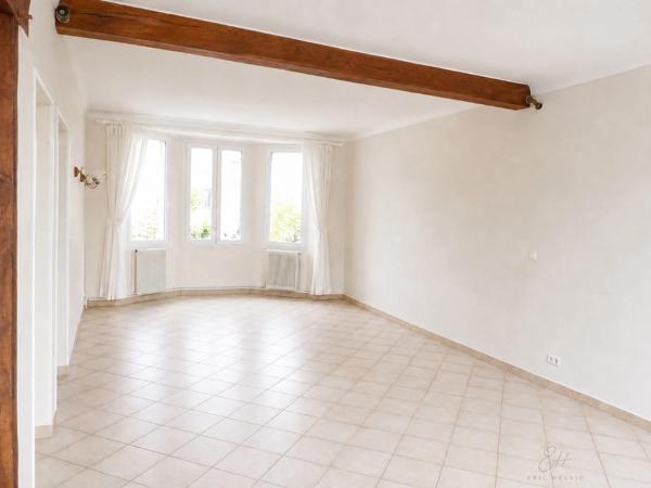 Maison familiale à Bergerac avec sous-sol total et beau potentiel