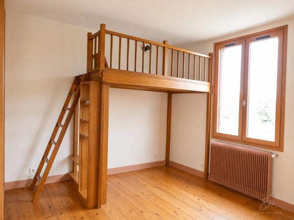 Maison familiale à Bergerac avec sous-sol total et beau potentiel
