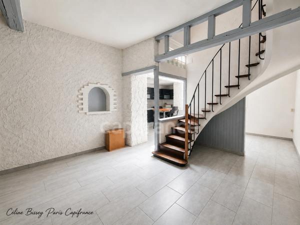 Maison de ville 228M2, 4 chambres, cour et terrasse