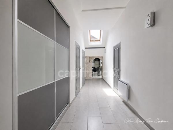 Maison de ville 228M2, 4 chambres, cour et terrasse