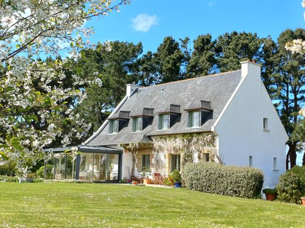 Plougasnou (29630) Plougasnou, le Diben, grande maison 5ch vue mer entièrement rénovée, parc de 5400 m2 constructible.