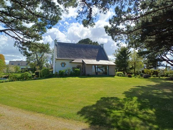 Plougasnou (29630) Plougasnou, le Diben, grande maison 5ch vue mer entièrement rénovée, parc de 5400 m2 constructible.