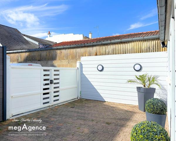 Maison à JULLOUVILLE, 50610 - 7 pièces 180m²