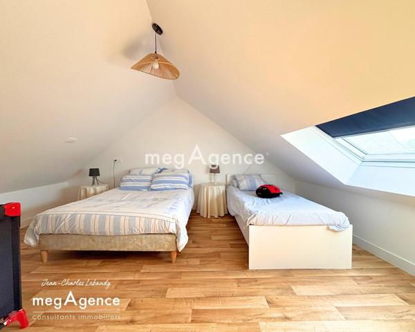 Maison à JULLOUVILLE, 50610 - 7 pièces 180m²