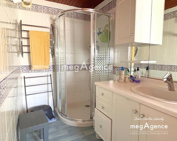 Maison à JULLOUVILLE, 50610 - 7 pièces 180m²