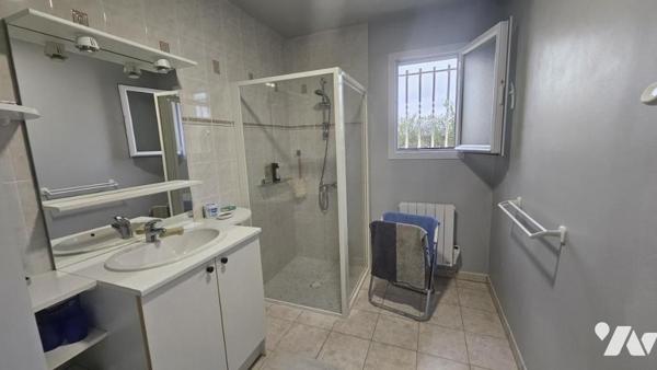 A vendre à CHAUNAY (86510), Un pavillon de plain-pied de 85m² au sein d'un terrain clos de 985m²