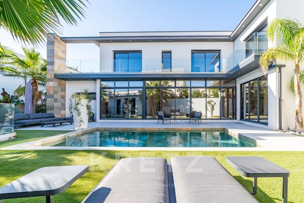 Villa contemporaine en bord de mer