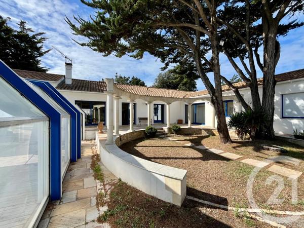 Maison à vendre  8 pièces - 314 m 2   ST HILAIRE DE RIEZ  - 85