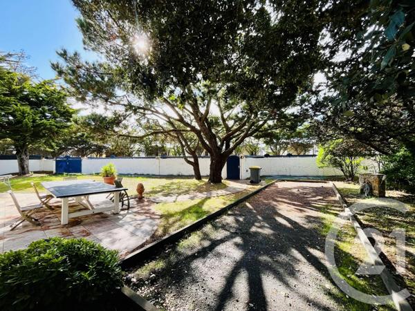 Maison à vendre  8 pièces - 314 m 2   ST HILAIRE DE RIEZ  - 85