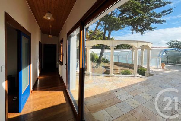 Maison à vendre  8 pièces - 314 m 2   ST HILAIRE DE RIEZ  - 85