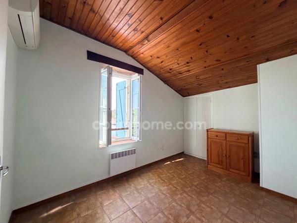 Maison en pierres de 4 chambres avec une dépendance,  SAINTE MARIE DE RE - 17740