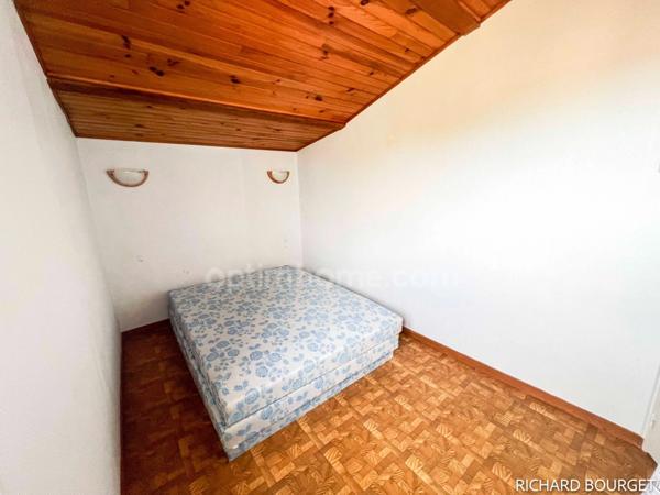 Maison en pierres de 4 chambres avec une dépendance,  SAINTE MARIE DE RE - 17740