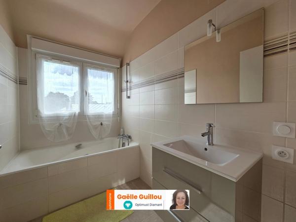 SAINT POL DE LEON Maison 4 pièces Vie de plain pied - Accès direct au centre ville - Jardin clos