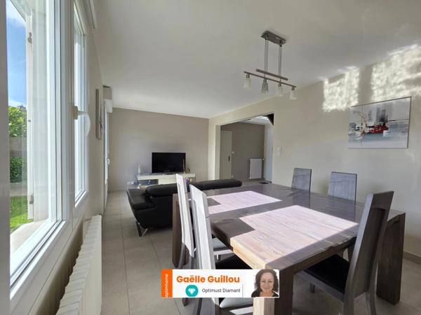 SAINT POL DE LEON Maison 4 pièces Vie de plain pied - Accès direct au centre ville - Jardin clos