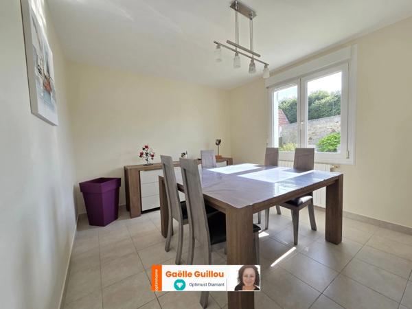 SAINT POL DE LEON Maison 4 pièces Vie de plain pied - Accès direct au centre ville - Jardin clos