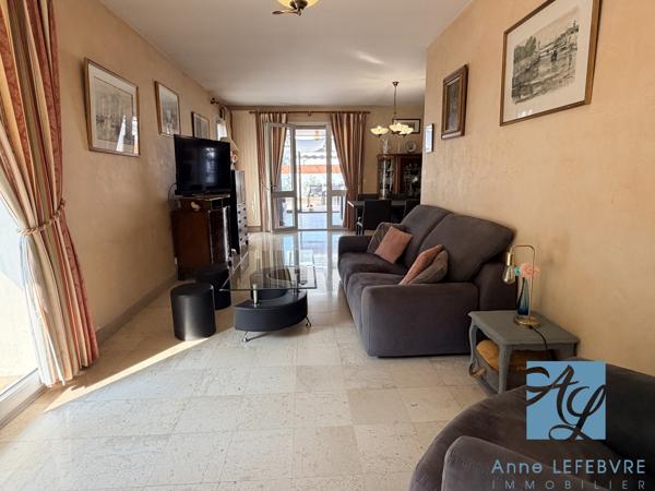 EXCLUSIVITÉ ! MAISON de 6 pièces avec GARAGE et JARDIN