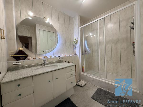 EXCLUSIVITÉ ! MAISON de 6 pièces avec GARAGE et JARDIN