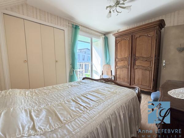 EXCLUSIVITÉ ! MAISON de 6 pièces avec GARAGE et JARDIN