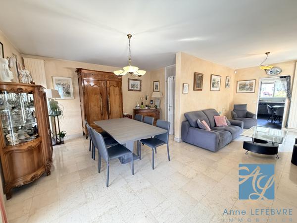 EXCLUSIVITÉ ! MAISON de 6 pièces avec GARAGE et JARDIN
