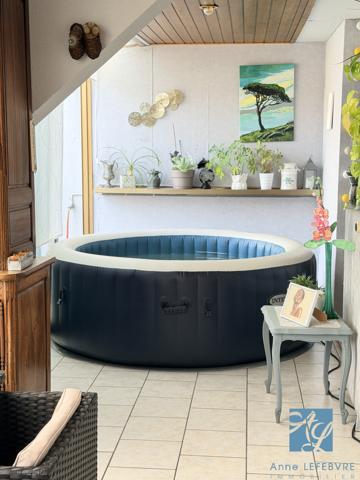EXCLUSIVITÉ ! MAISON de 6 pièces avec GARAGE et JARDIN