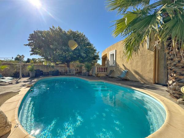 Maison de plain pied avec grand atelier / hangar – Lavérune