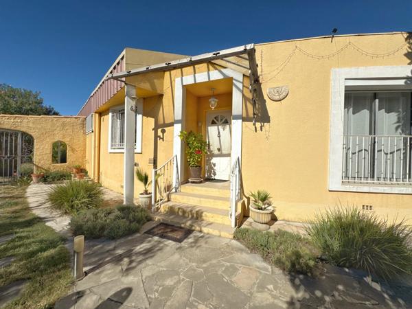 Maison de plain pied avec grand atelier / hangar – Lavérune