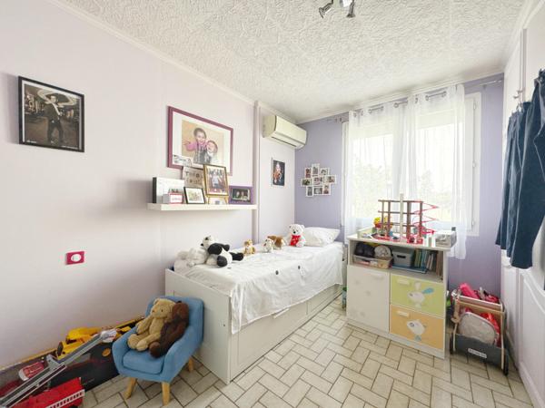 Maison de plain pied avec grand atelier / hangar – Lavérune