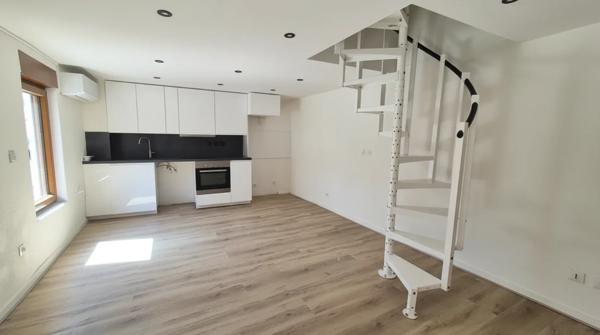 Maison
         4 pièces
        - 67 m² 245 000 € *