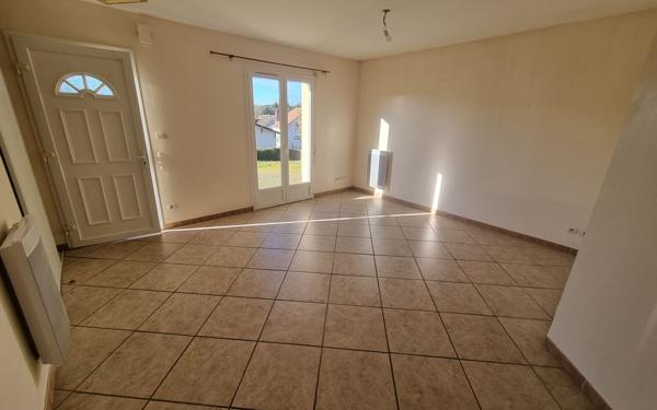 Maison à vendre    4 pièces • 84 m2 Saint-Yrieix-la-Perche