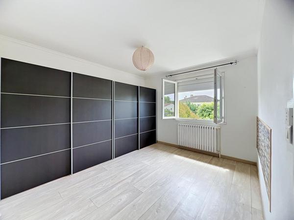 Maison familiale offrant un beau potentiel !
