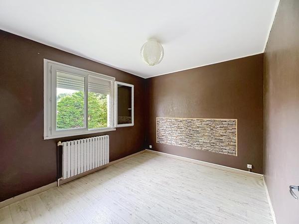 Maison familiale offrant un beau potentiel !