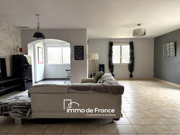 Pavillon de plain-pied de 155 m² avec dépendance et terrain clos