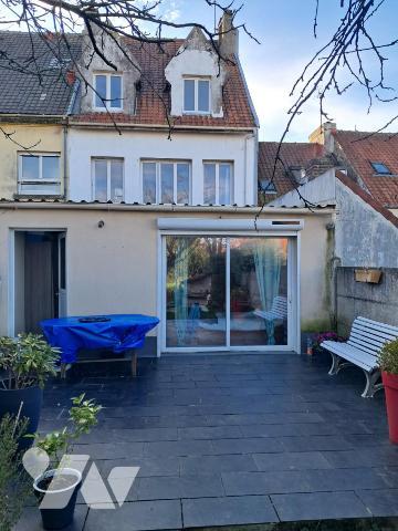 BOULOGNE SUR MER A VENDRE APPARTEMENT AVEC PARKING CAVE ET JARDIN
