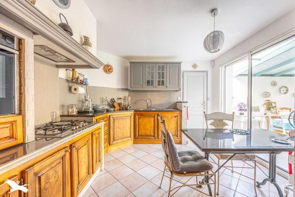 Maison 605 166 € Périgny 6 p 160 m² DPE D