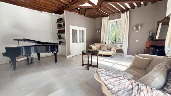 Belle demeure du XVI siècle de 220 m2 sur 643 m2