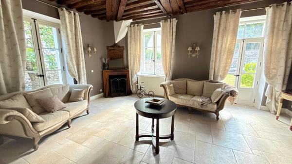 Belle demeure du XVI siècle de 220 m2 sur 643 m2