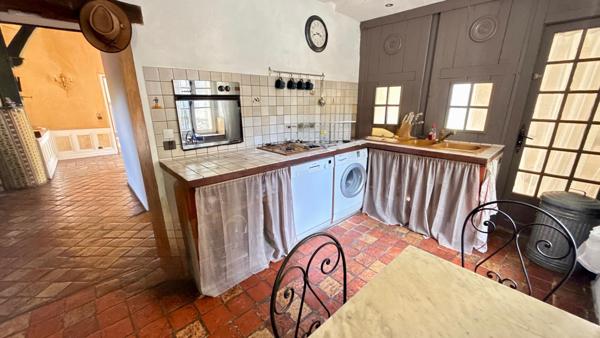 Belle demeure du XVI siècle de 220 m2 sur 643 m2