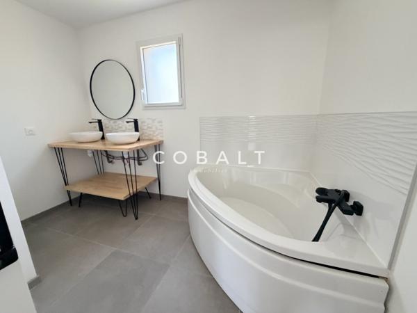 Maison contemporaine plain-pied - environnement calme