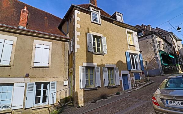 Maison à vendre    3 pièces • 72 m2 Sancerre