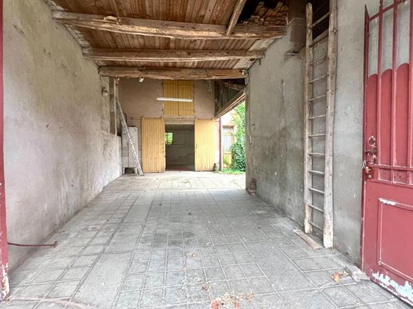 Maison  +  Dépendances  200m2    20 mn Vendôme