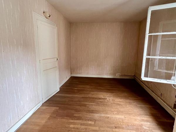 Maison  +  Dépendances  200m2    20 mn Vendôme