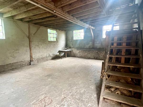 Maison  +  Dépendances  200m2    20 mn Vendôme