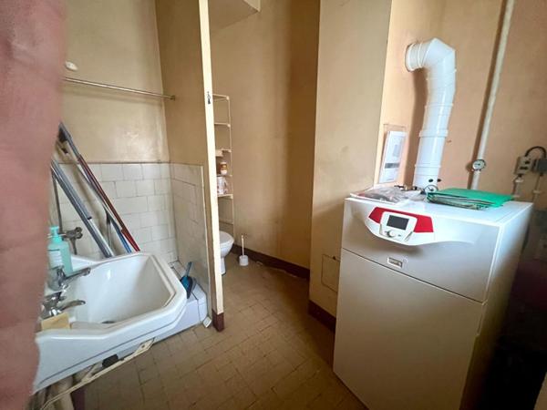 Maison  +  Dépendances  200m2    20 mn Vendôme