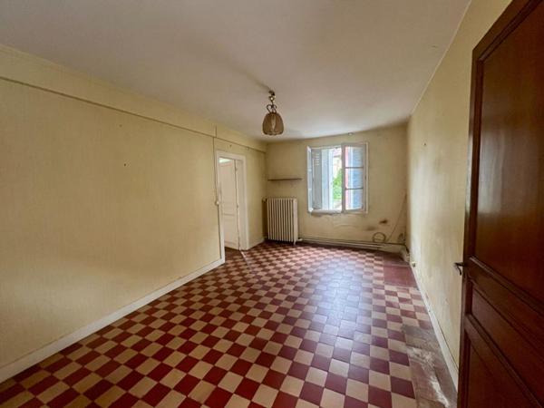 Maison  +  Dépendances  200m2    20 mn Vendôme