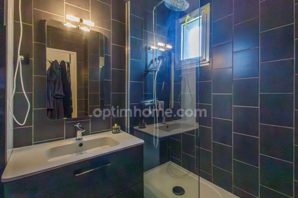 Honfleur - Appartement de type T2 - 63,23 m2 - 1 chambre - Terrasse - Parking - 2eme étage sans ascenseur