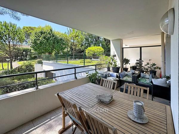 Vente                                                      Appartement
                        
                     4 pièces                      72 m2                     à Grasse